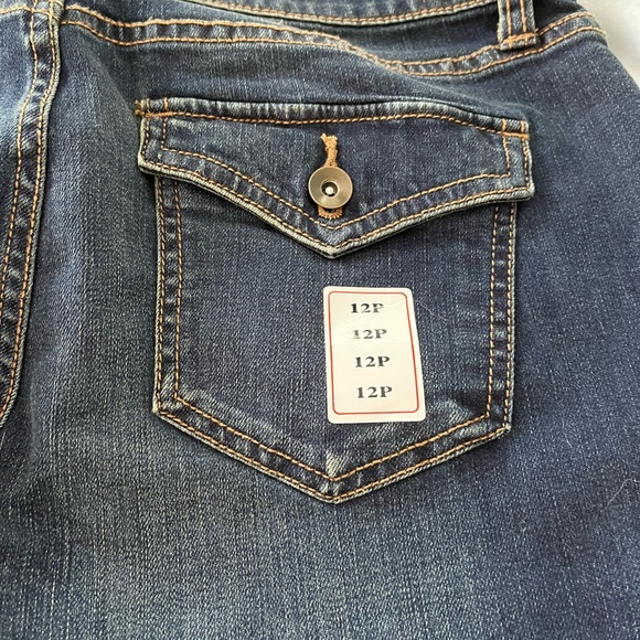 NWT: St. John’s Bay bootcut leg 12 petite jeans - Picture 6 of 12